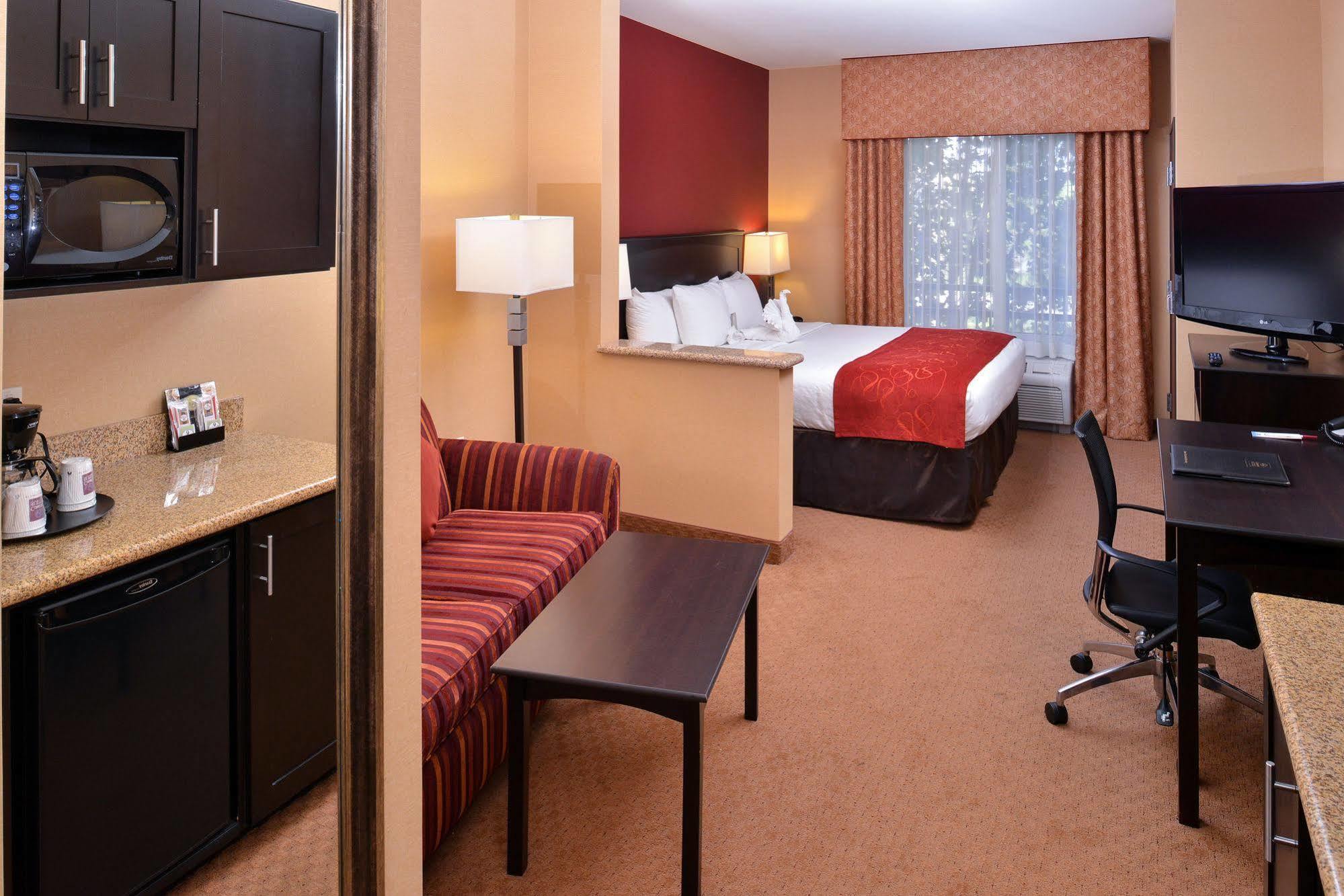 คอมฟอร์ต สวีท ออนทาริโอ แอร์พอร์ต คอนเวนชั่น เซนเตอร์ Hotel ออนตาริโอ ภายนอก รูปภาพ